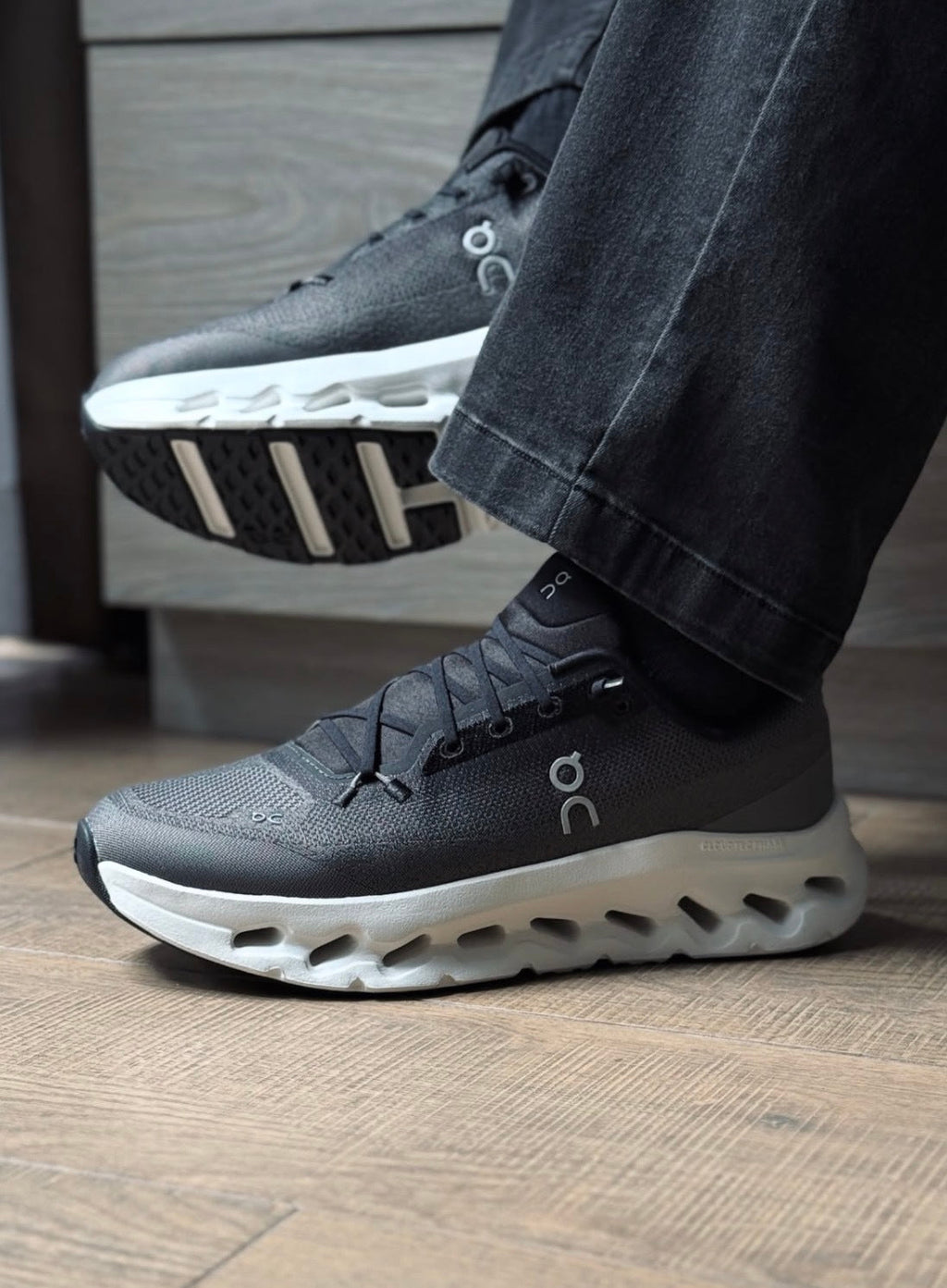 On Running Cloudtilt Black Asphalt