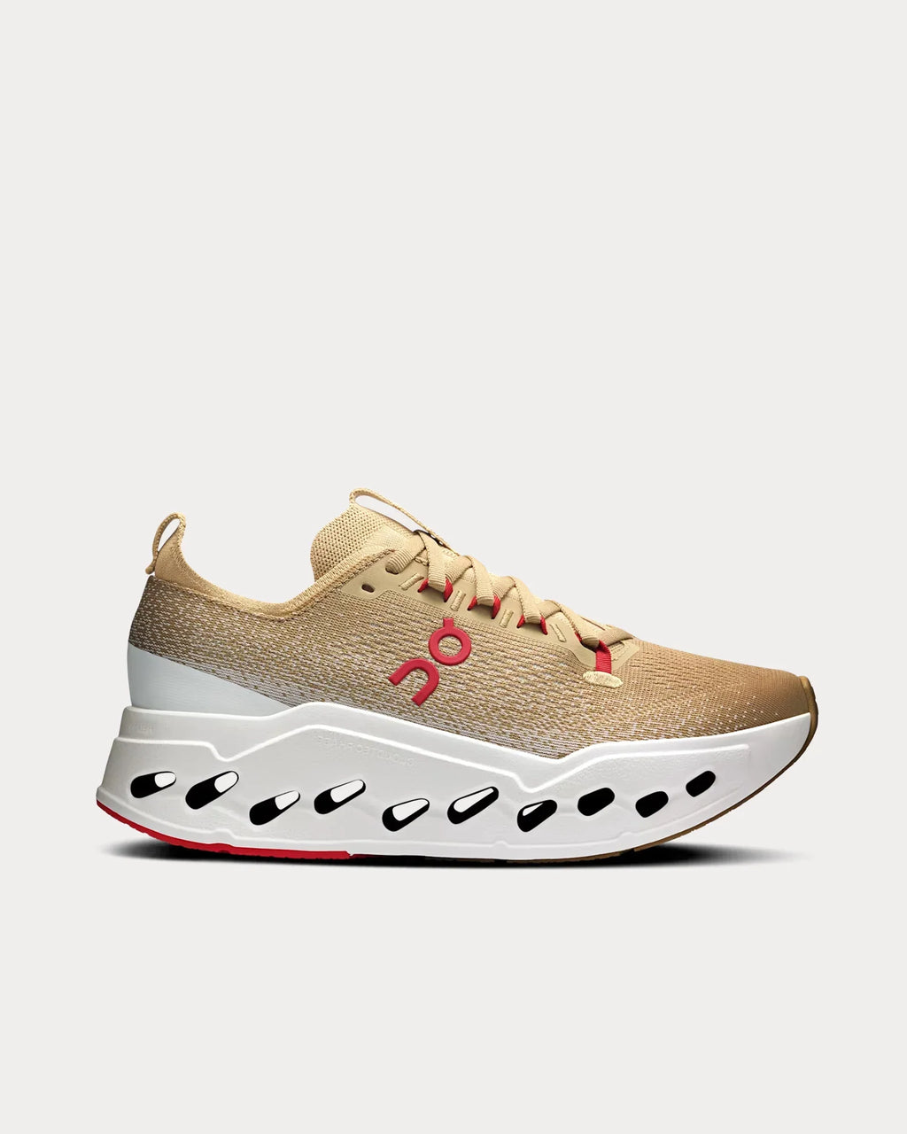 On 闂備胶鍋ㄩ崕濠氬箯缁嬵晵oudsurfer Max 闂備胶鍋ㄩ崕鏌ャ�呴惀姝況 of the Horse闂備胶鍋ㄩ崕濠氬箯缁嬵晭ai / Ivory Running Shoes